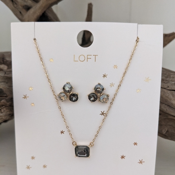 LOFT Earring and Necklace Set - Picture 4 of 8